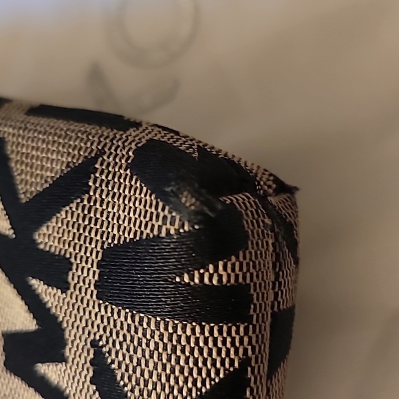 Michael Kors small bag/wristlet - Picture 5 of 6